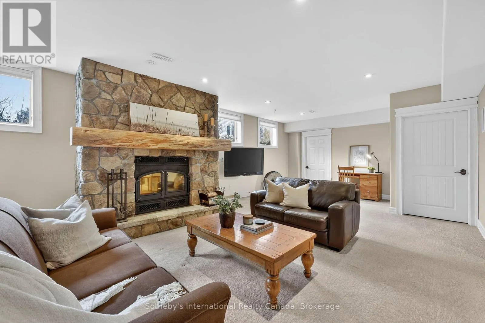 160 SUNSET BOULEVARD