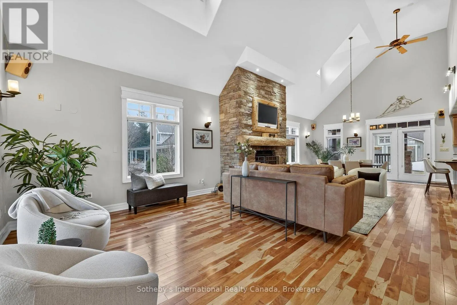 160 SUNSET BOULEVARD