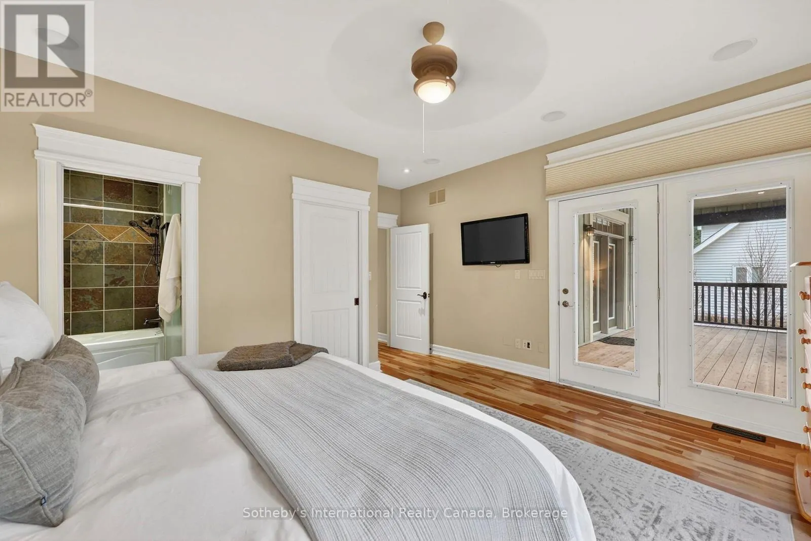 160 SUNSET BOULEVARD