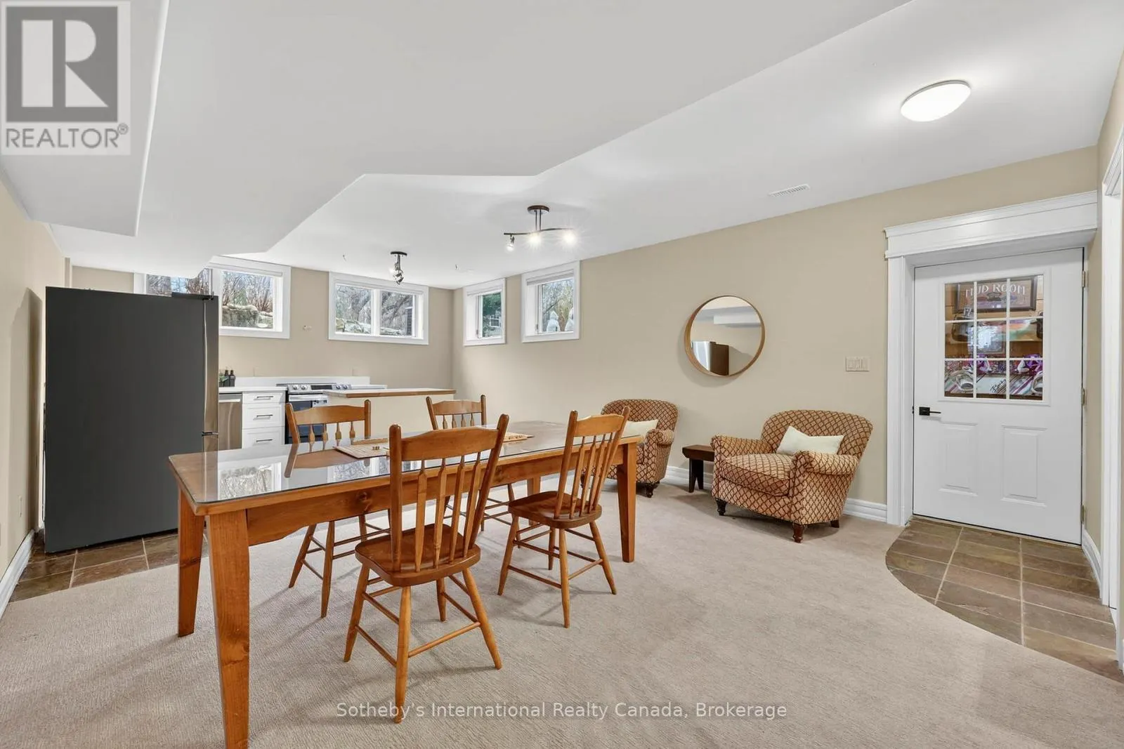 160 SUNSET BOULEVARD
