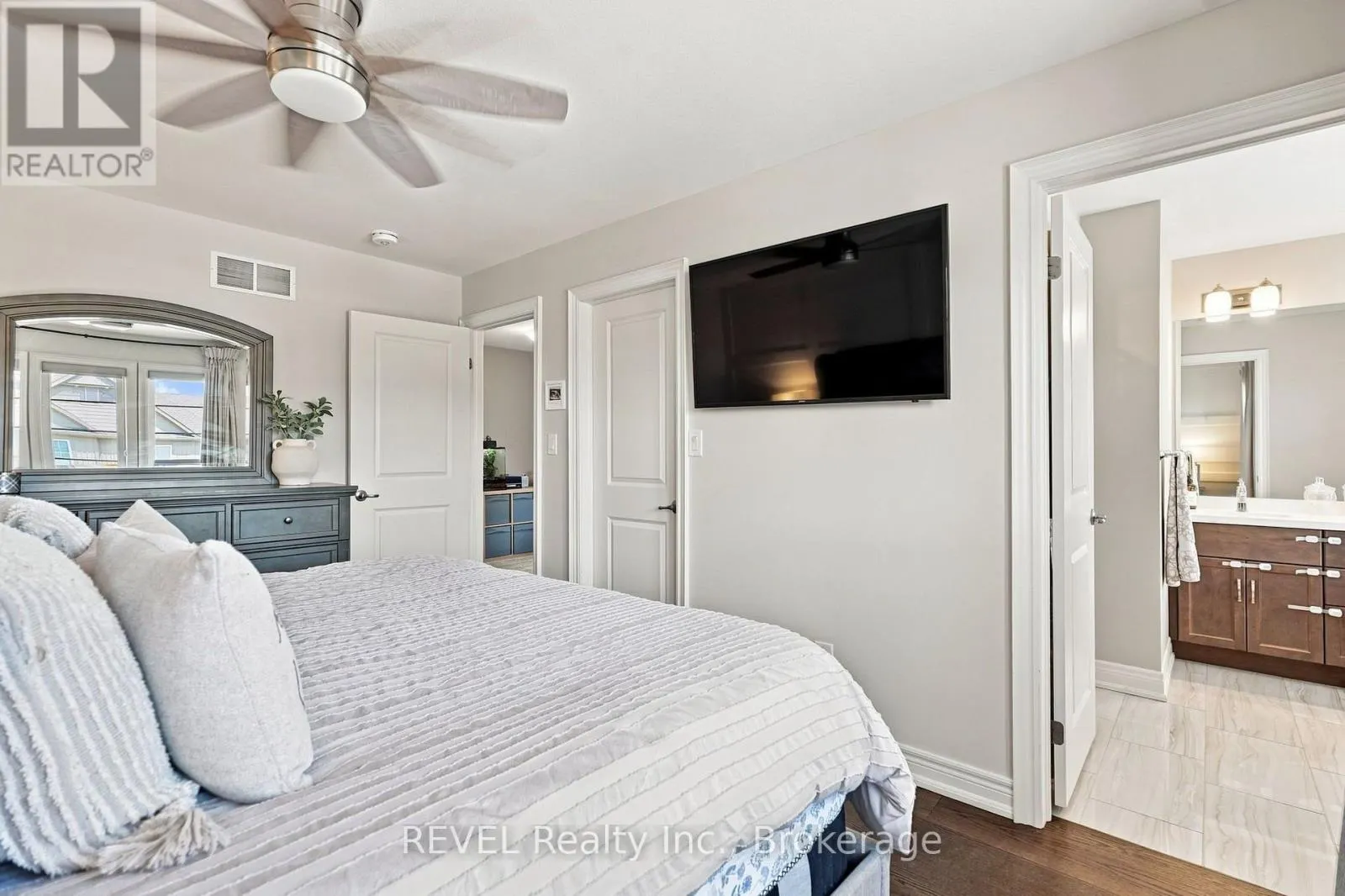 136 ACACIA ROAD