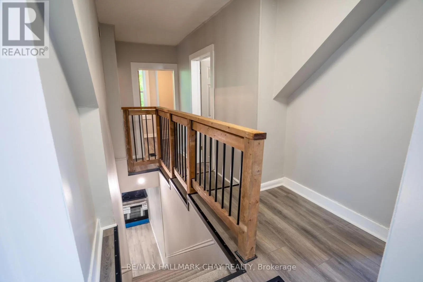 635 FIRST STREET S
