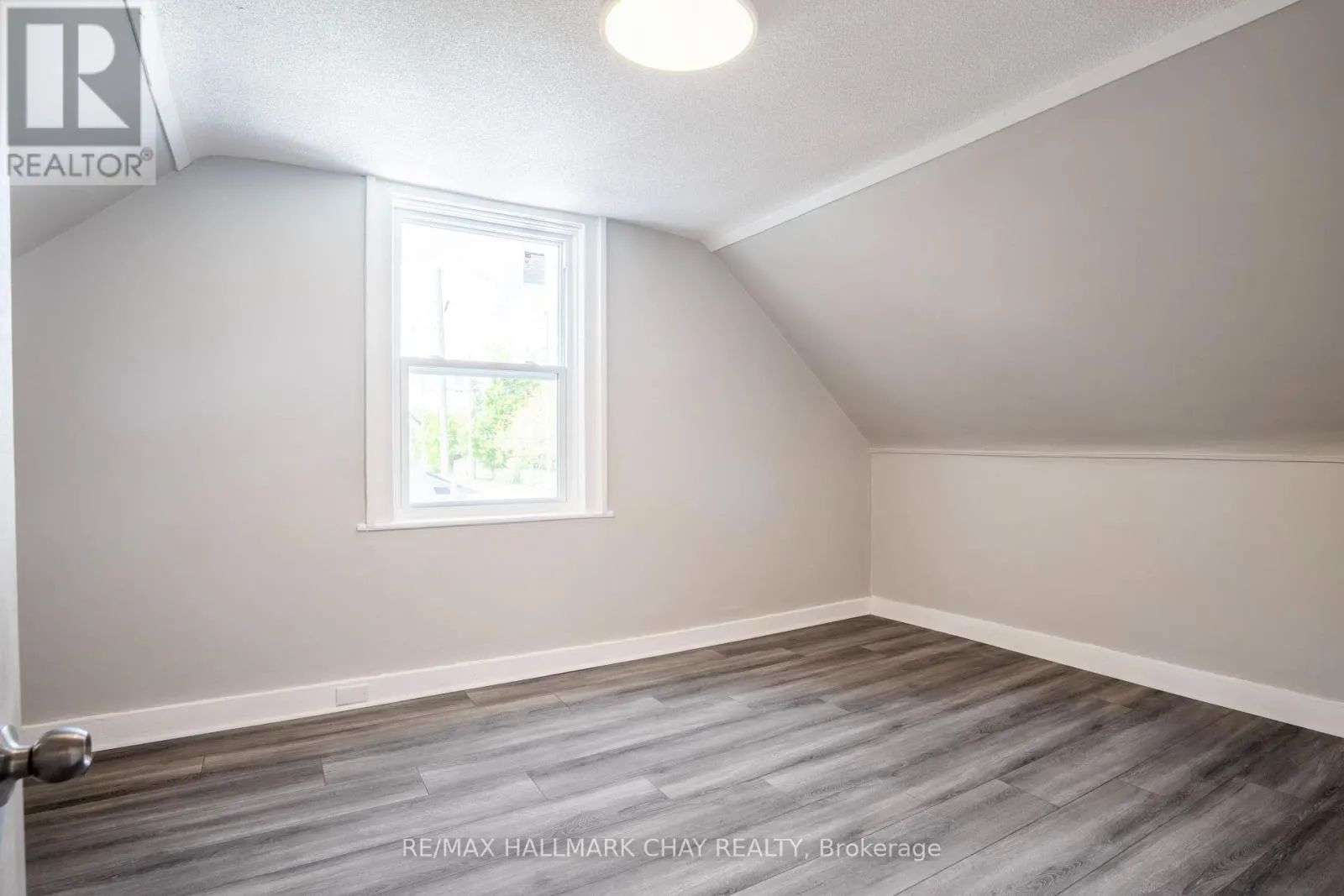 635 FIRST STREET S