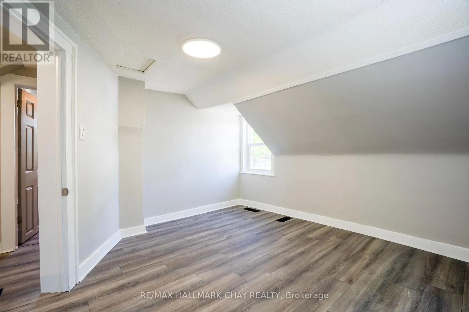 635 FIRST STREET S