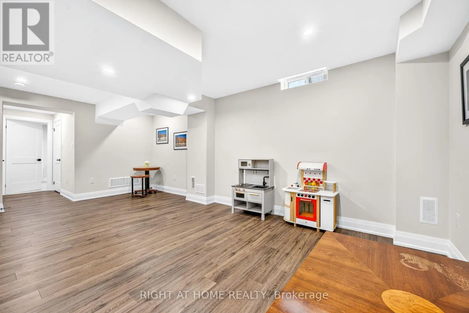 12 FIDDLEHEAD CRESCENT