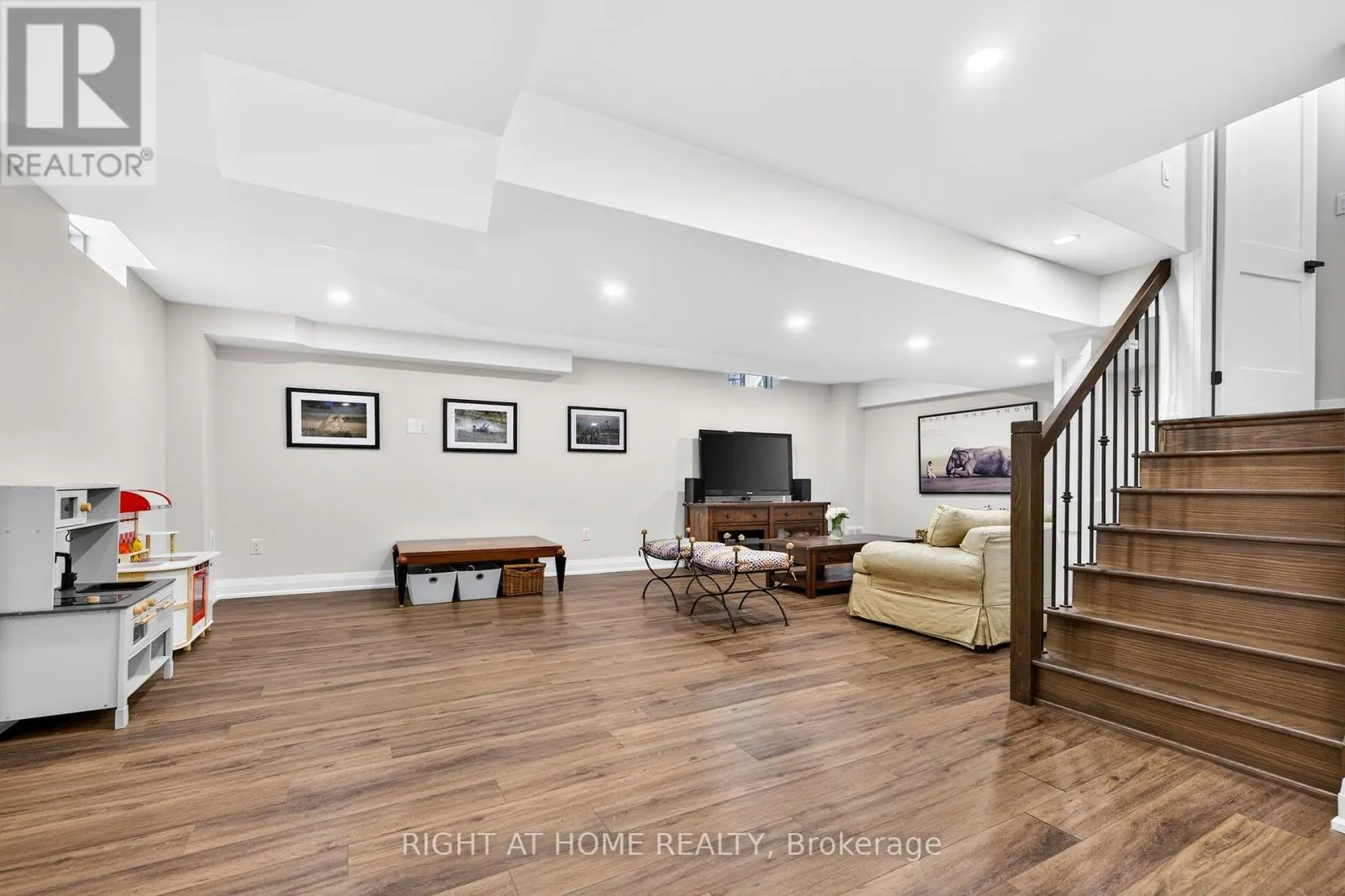 12 FIDDLEHEAD CRESCENT