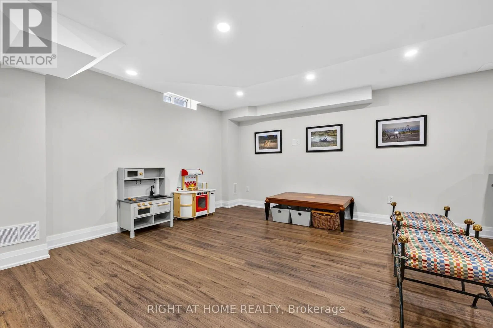 12 FIDDLEHEAD CRESCENT