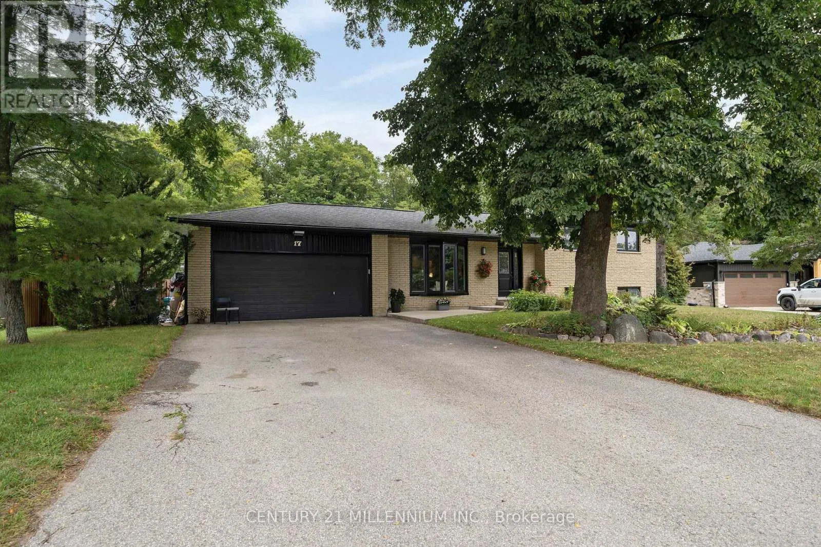 17 ERIN HEIGHTS DRIVE