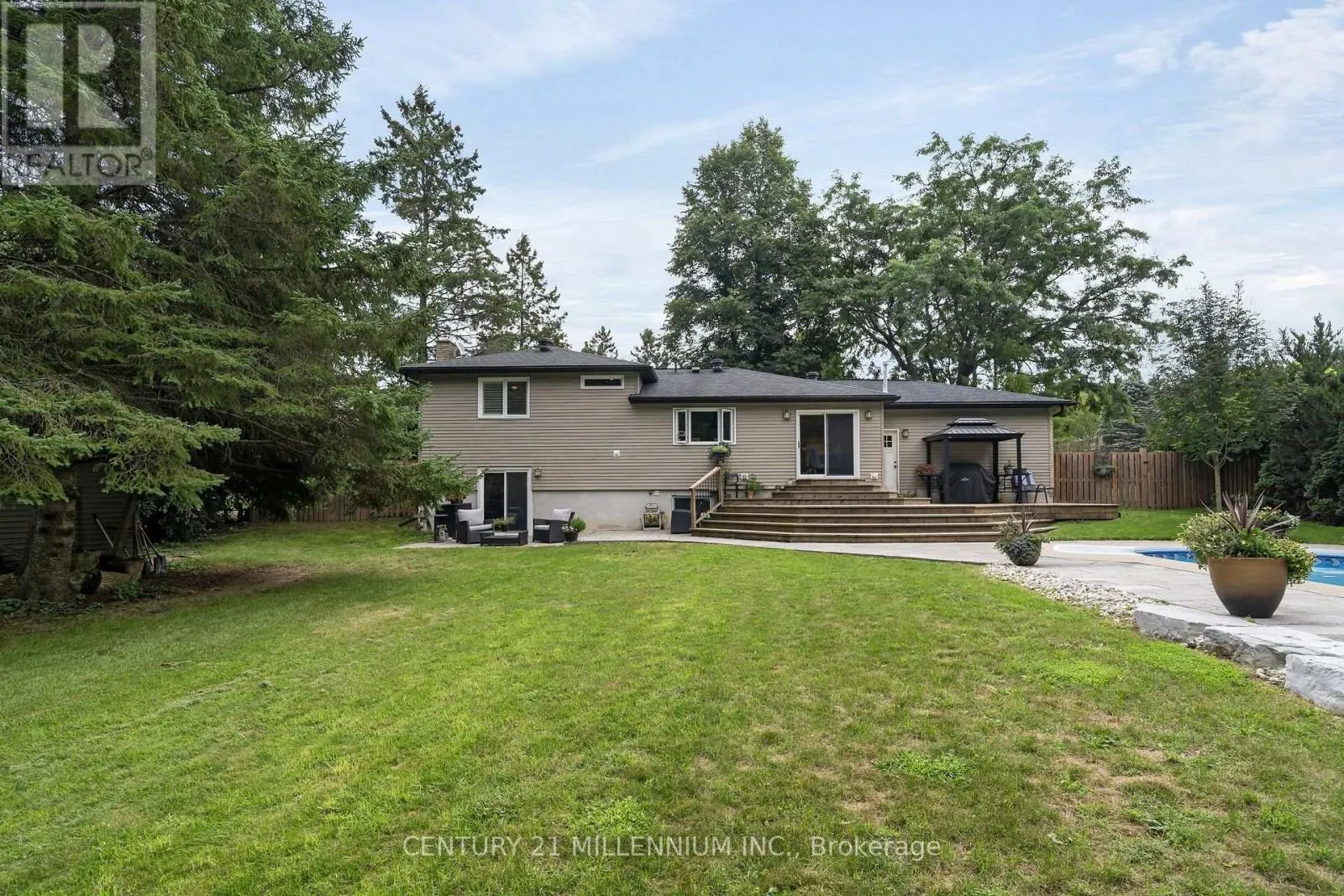 17 ERIN HEIGHTS DRIVE