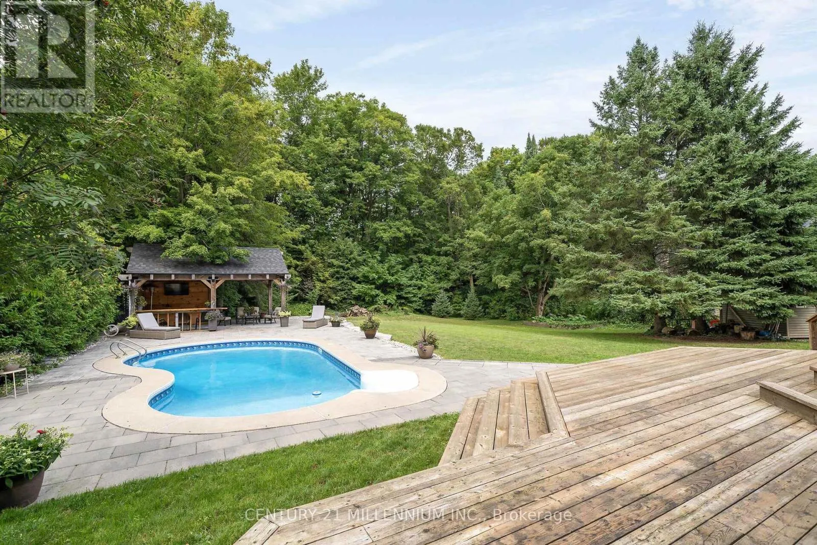 17 ERIN HEIGHTS DRIVE
