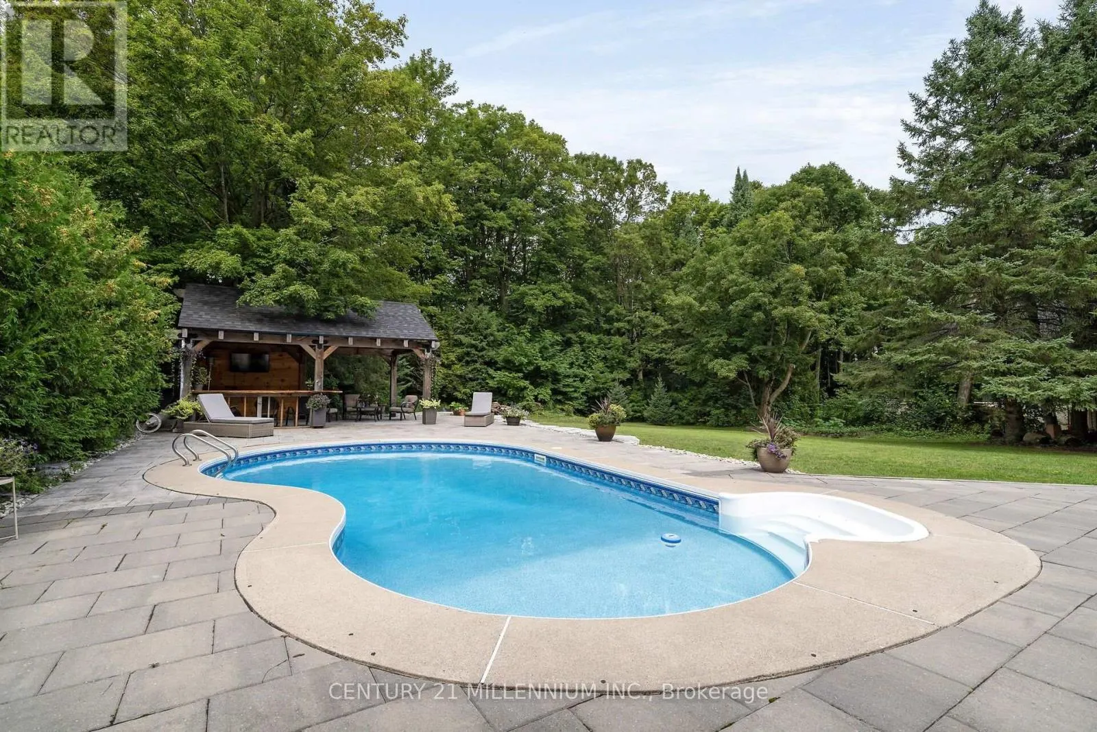 17 ERIN HEIGHTS DRIVE
