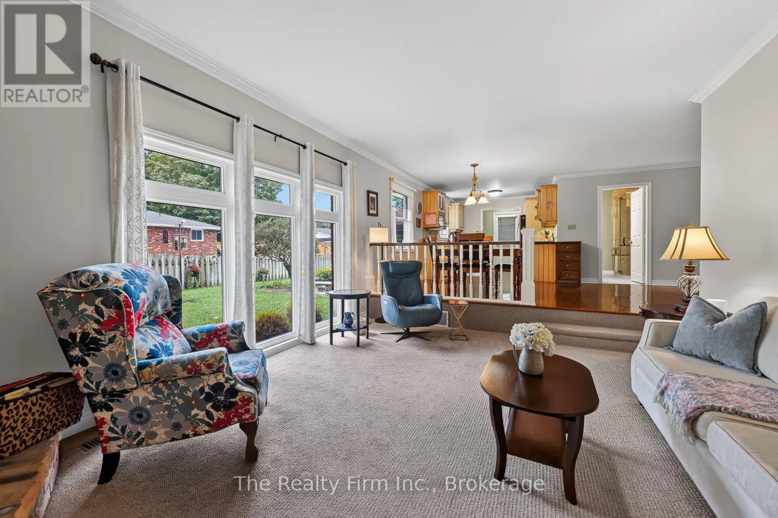 19 WELLINGTON STREET W
