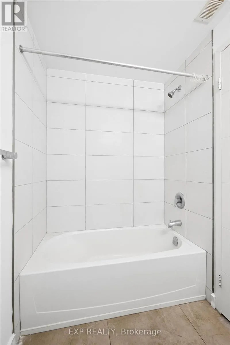 H204 - 62 BALSAM STREET