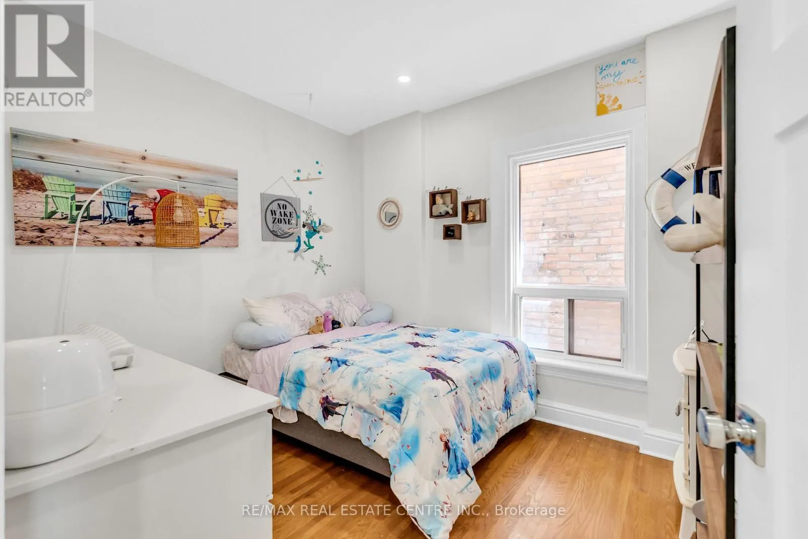 76 PEARL STREET N