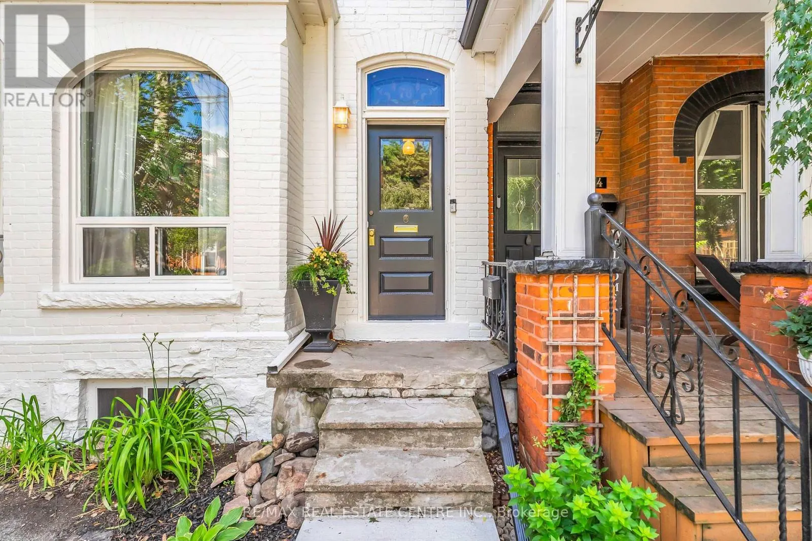 76 PEARL STREET N