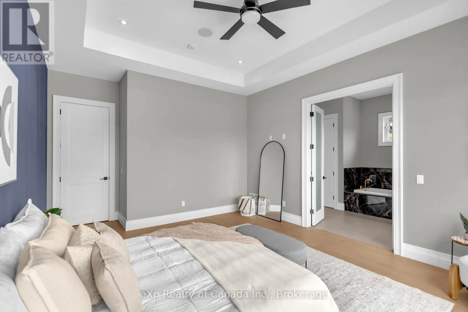 3 CLOVER LANE