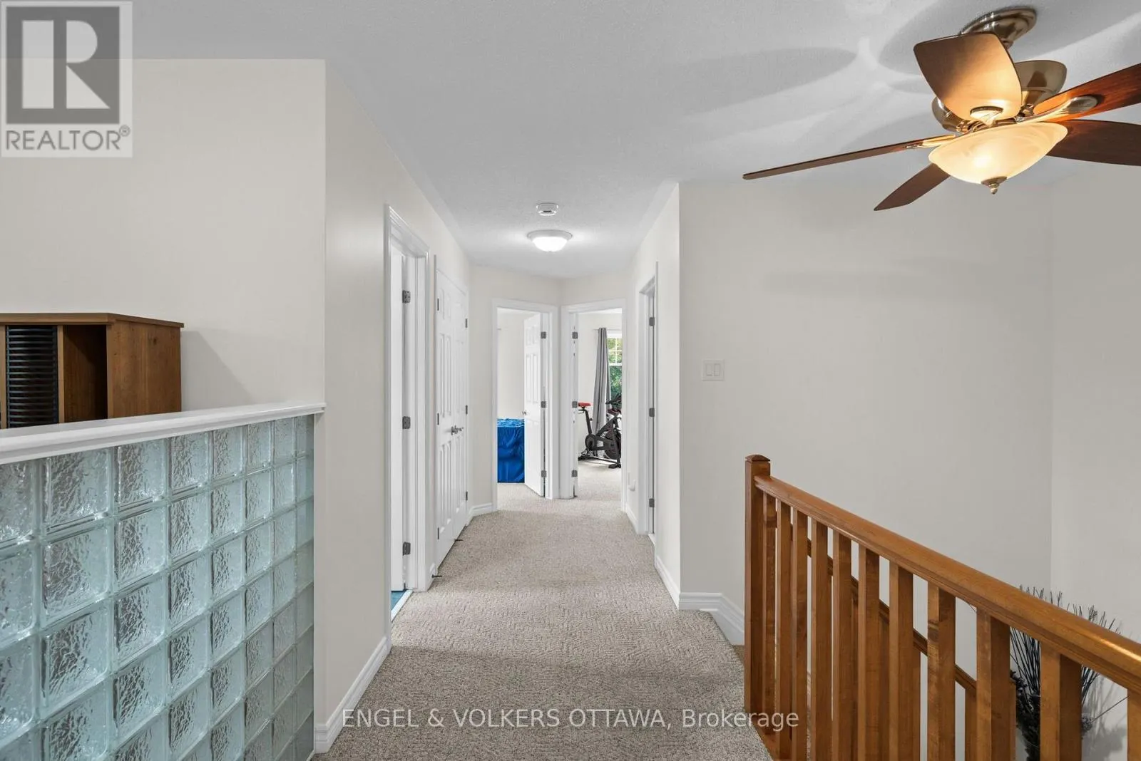 268 HORSESHOE CRESCENT