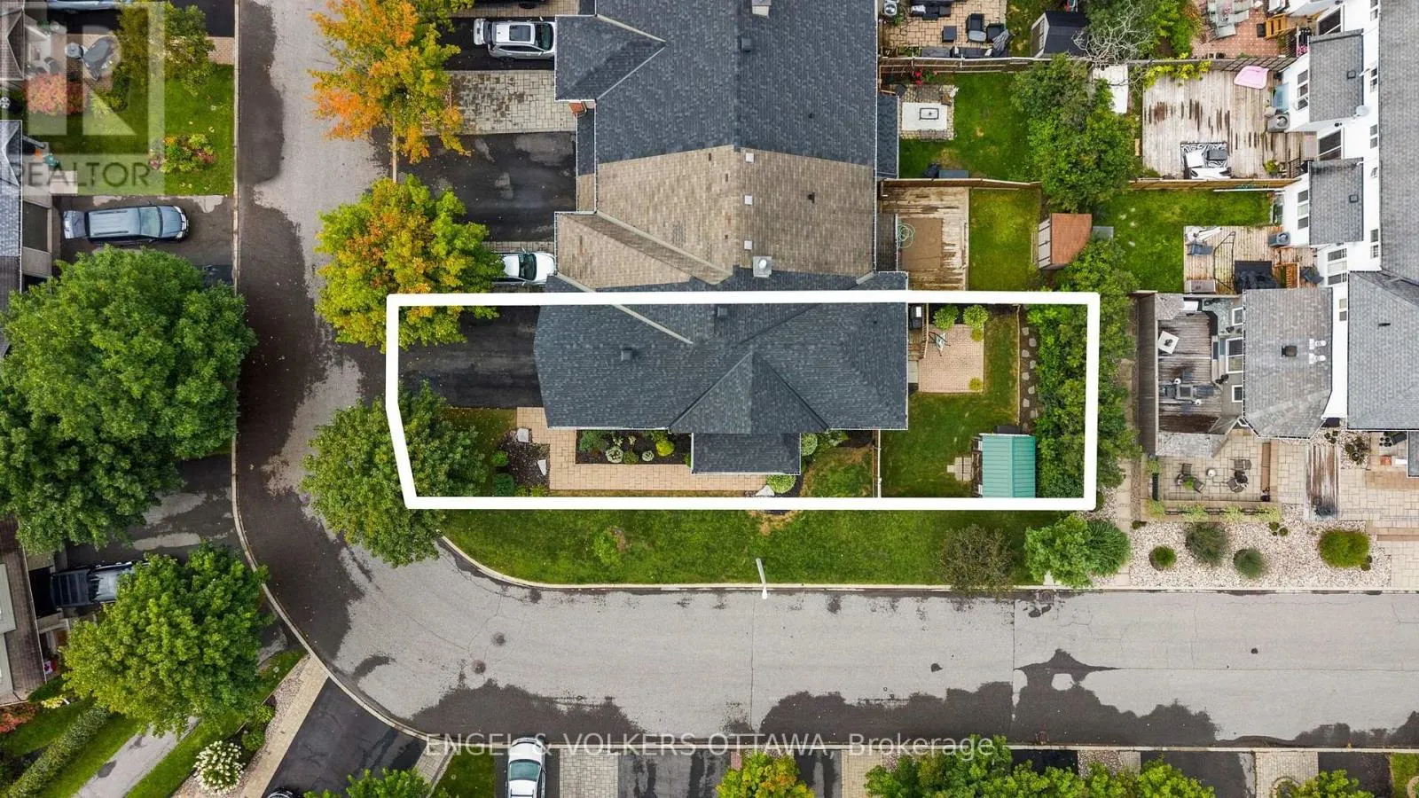 268 HORSESHOE CRESCENT