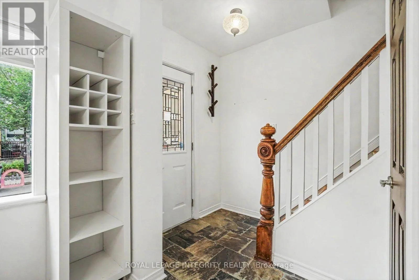 9 HOLMWOOD AVENUE