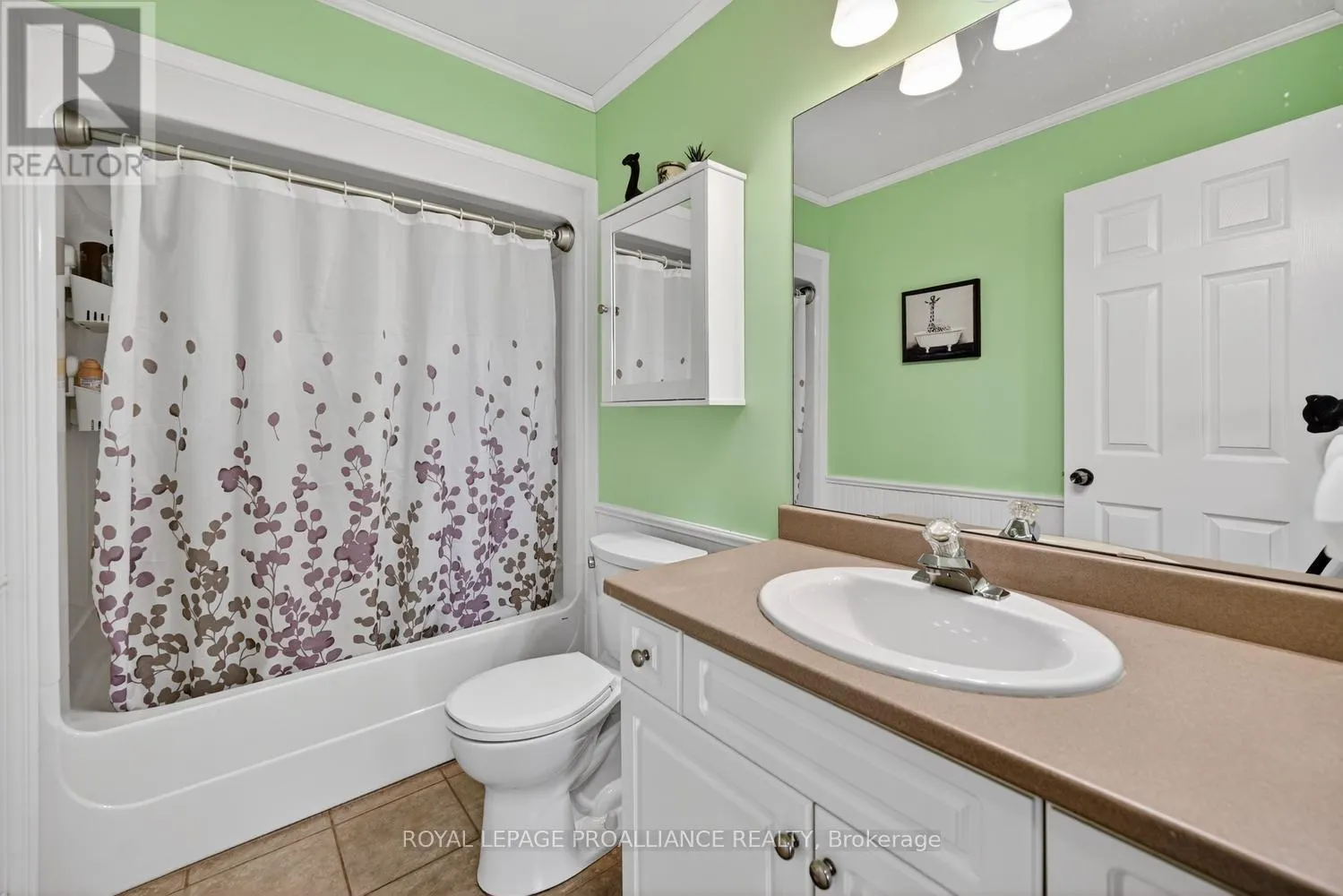 1014 CRESTWOOD DRIVE