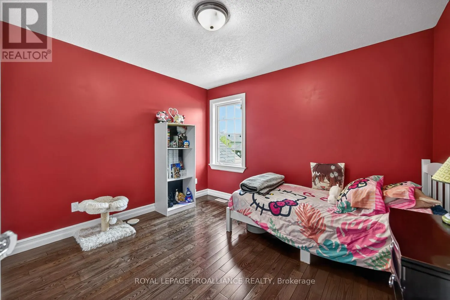 1014 CRESTWOOD DRIVE