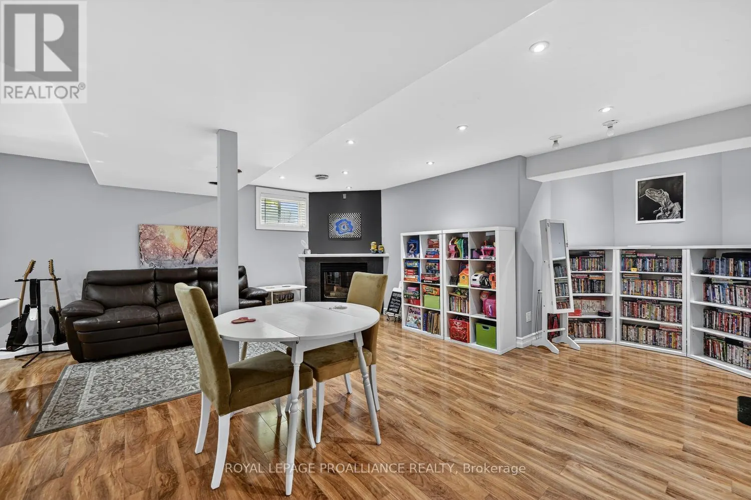 1014 CRESTWOOD DRIVE