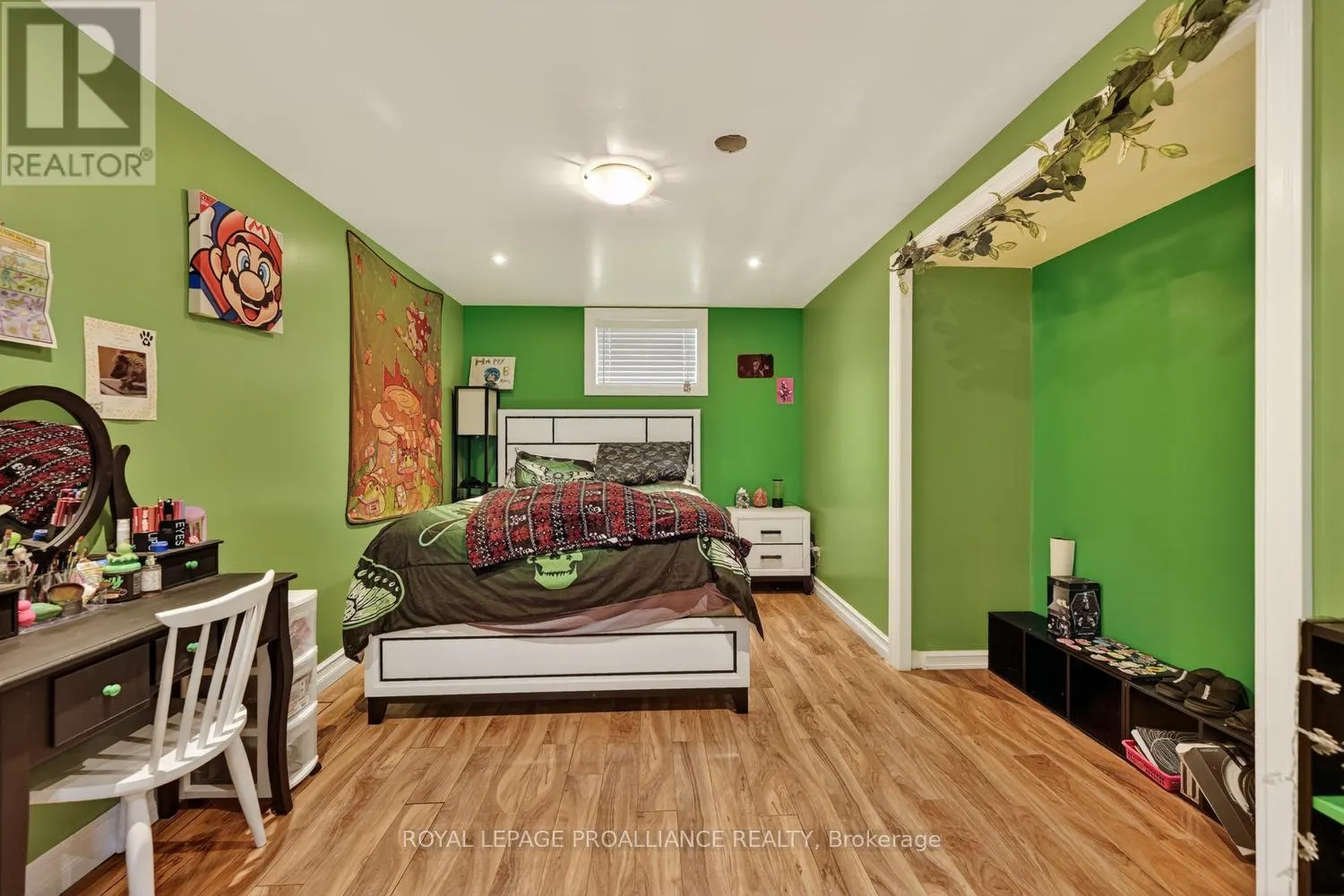 1014 CRESTWOOD DRIVE
