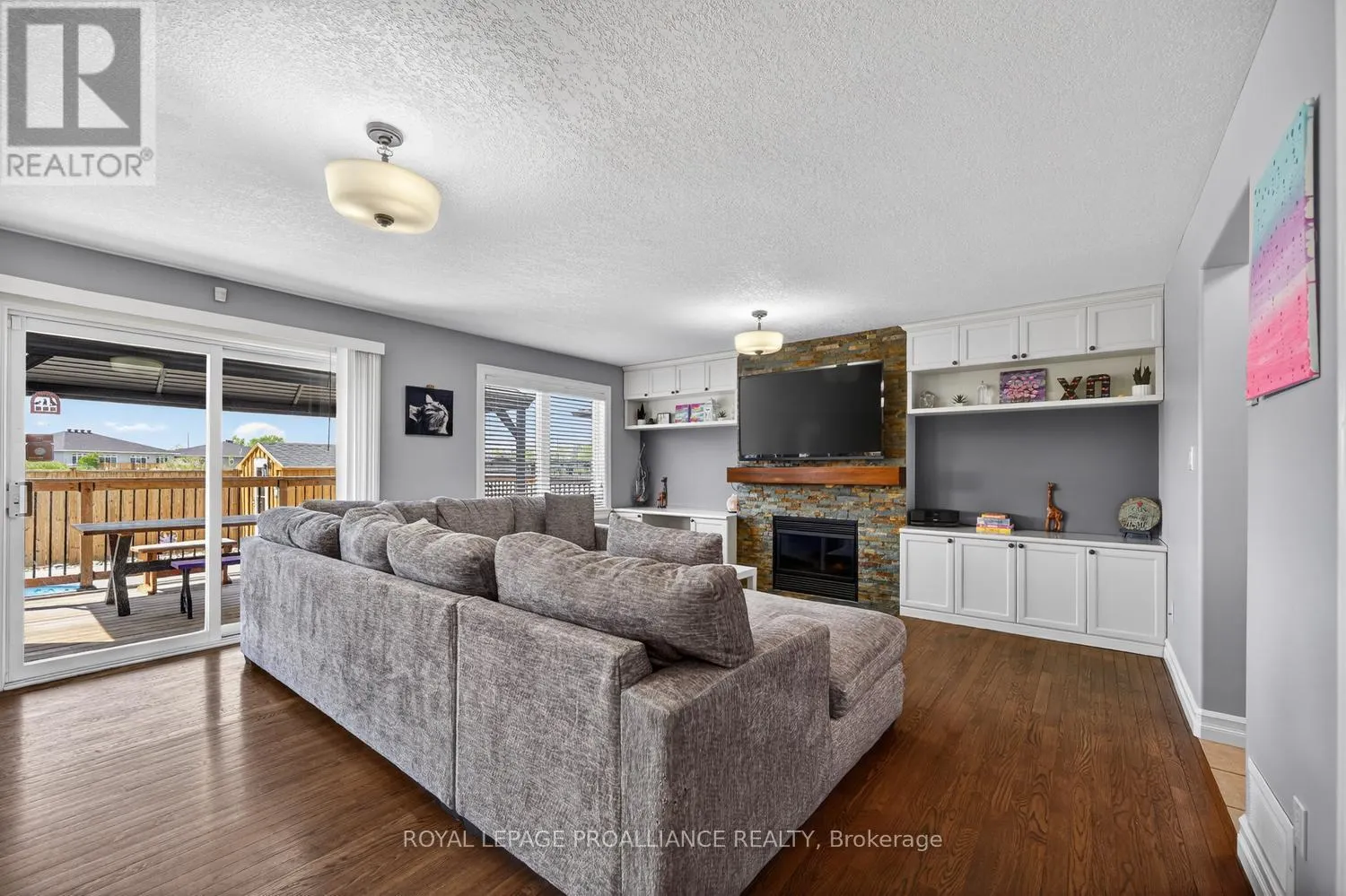 1014 CRESTWOOD DRIVE