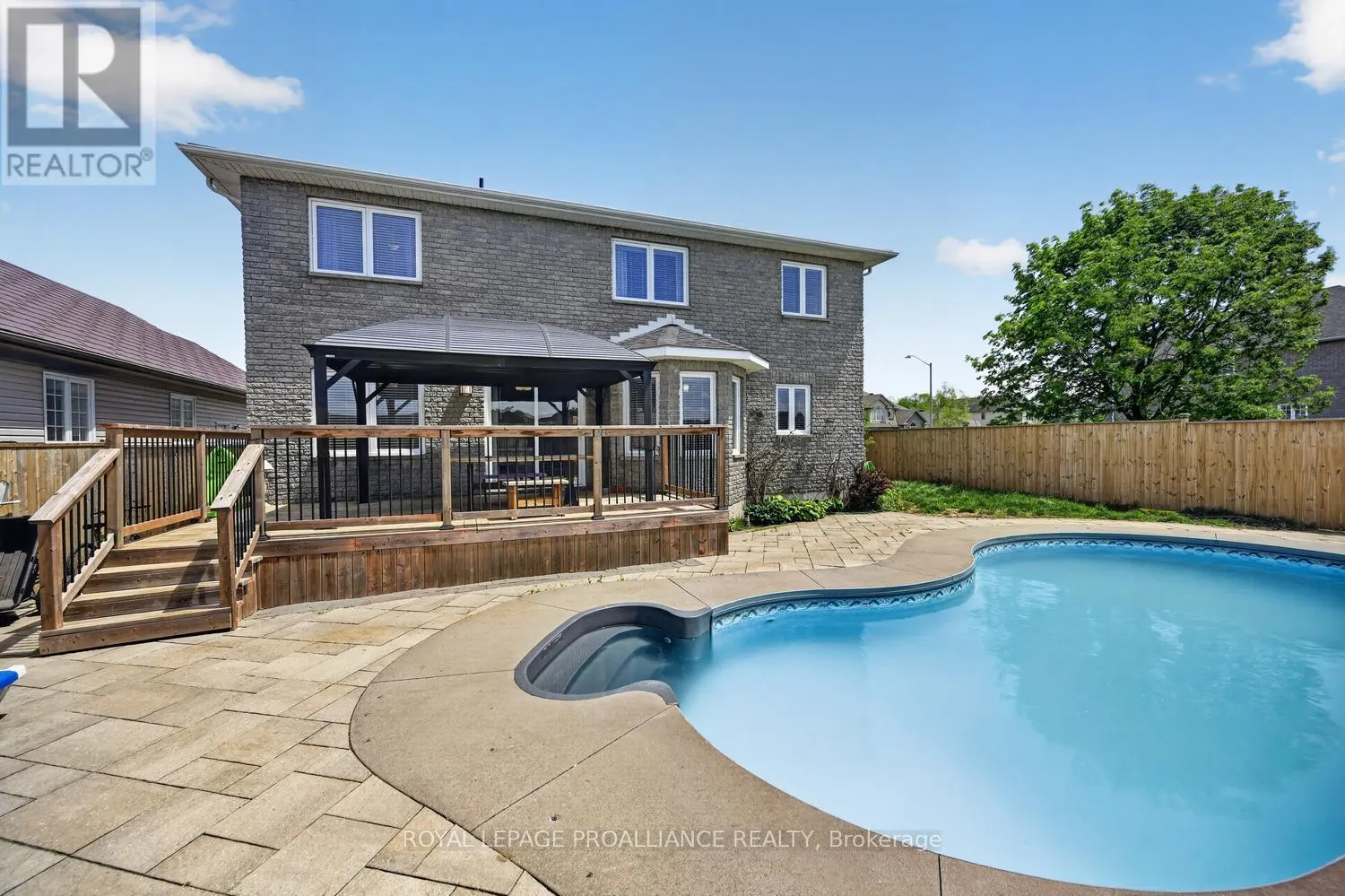 1014 CRESTWOOD DRIVE