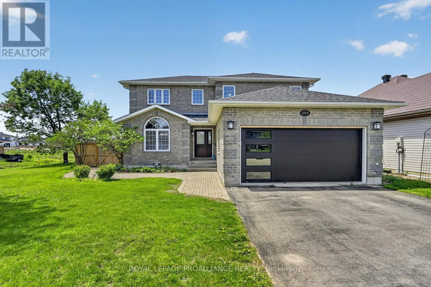 1014 CRESTWOOD DRIVE