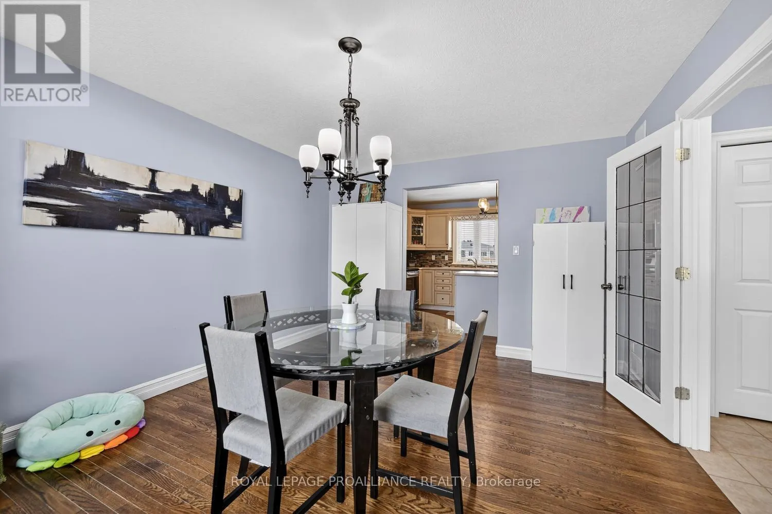 1014 CRESTWOOD DRIVE