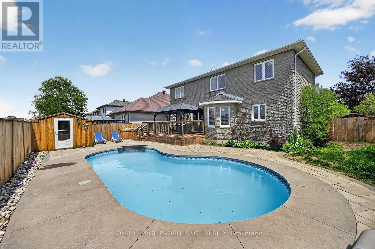 1014 CRESTWOOD DRIVE
