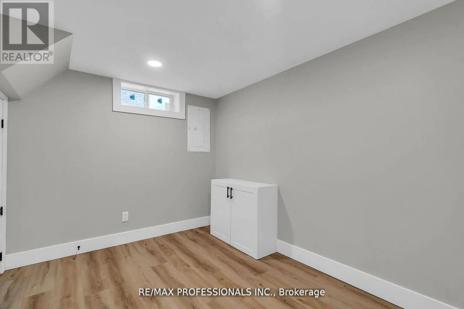LOWER - 139 BYRON AVENUE