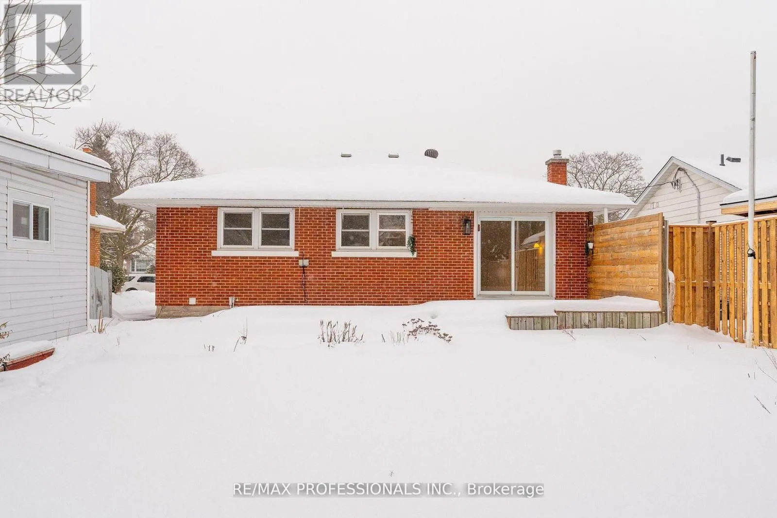 LOWER - 139 BYRON AVENUE