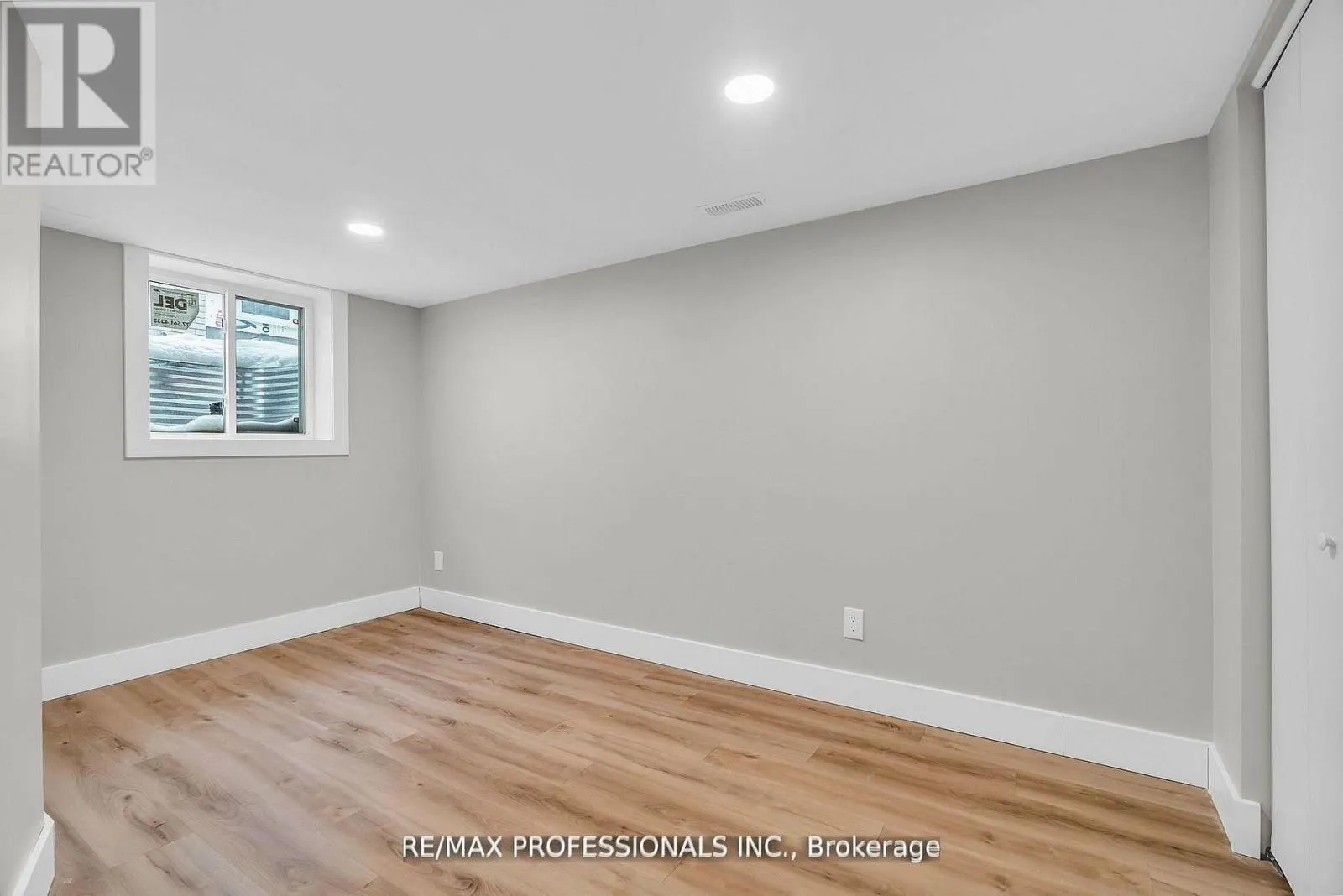 LOWER - 139 BYRON AVENUE
