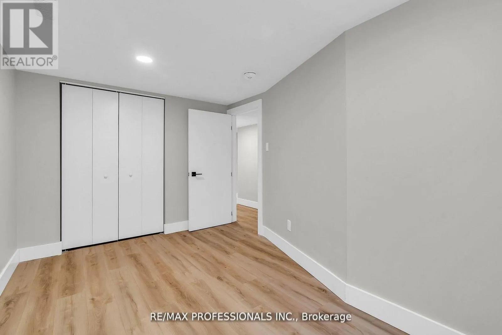 LOWER - 139 BYRON AVENUE