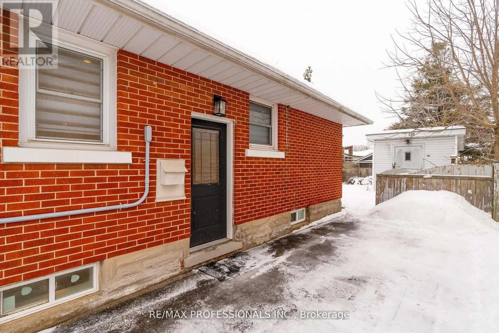 LOWER - 139 BYRON AVENUE