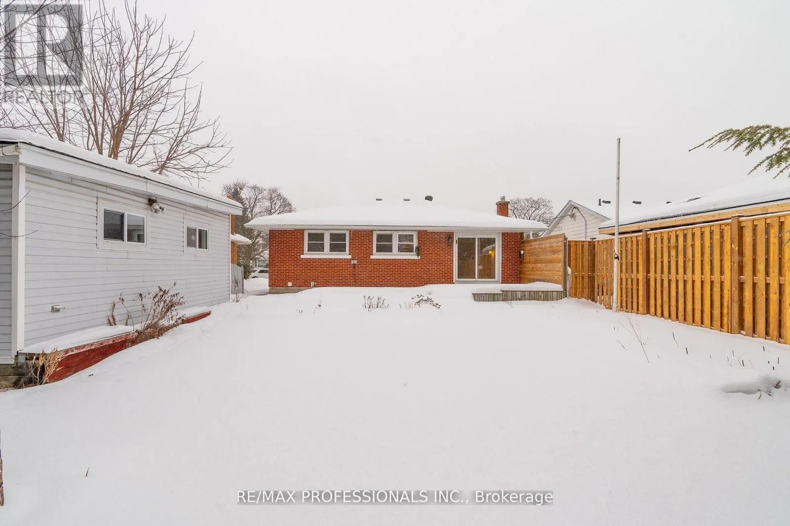 LOWER - 139 BYRON AVENUE
