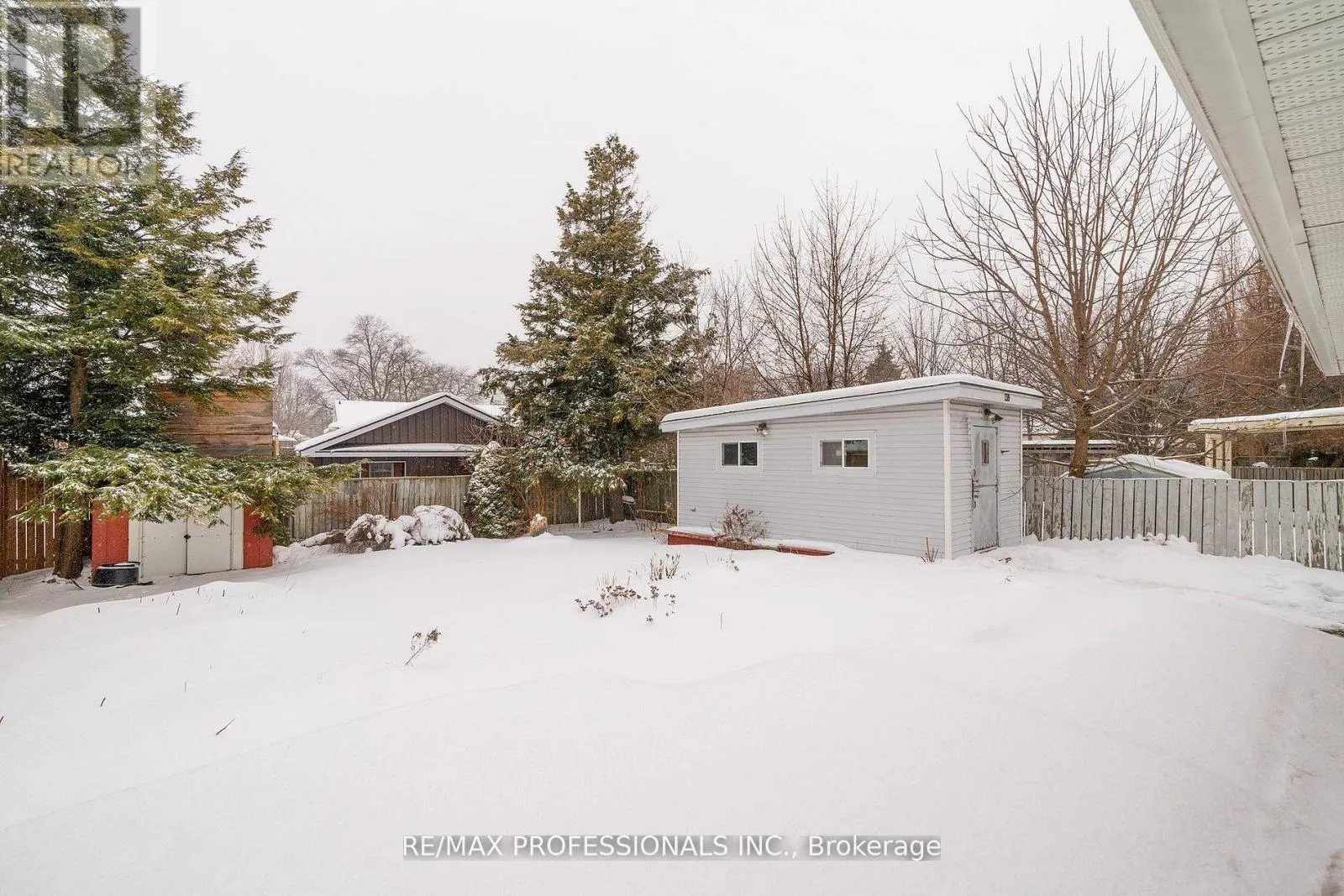 LOWER - 139 BYRON AVENUE