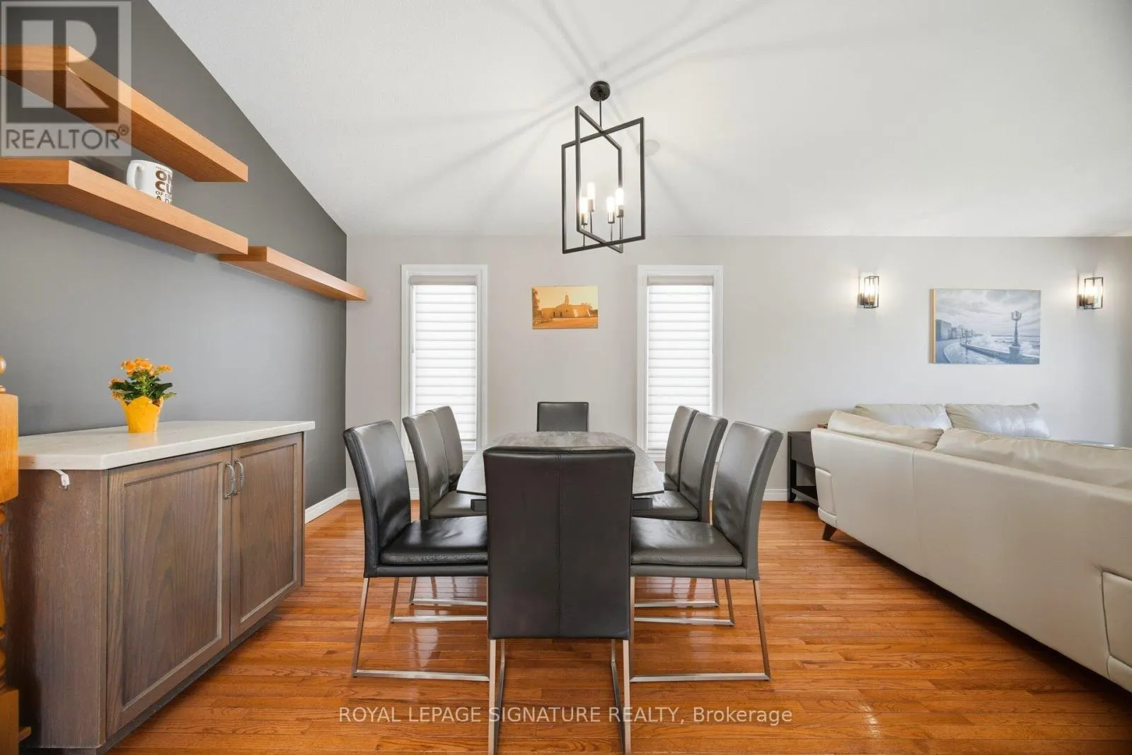 5122 MEADOWOOD LANE