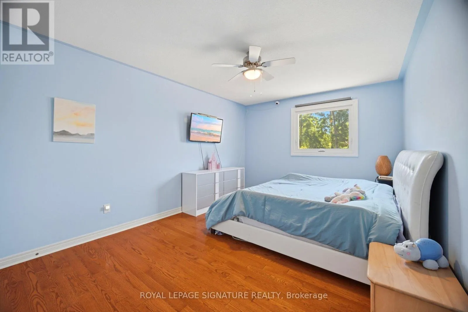 5122 MEADOWOOD LANE