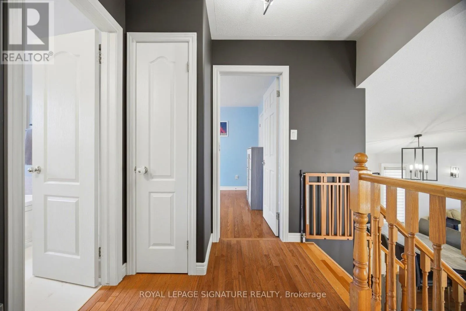5122 MEADOWOOD LANE
