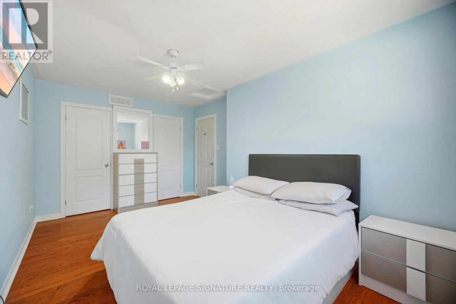 5122 MEADOWOOD LANE