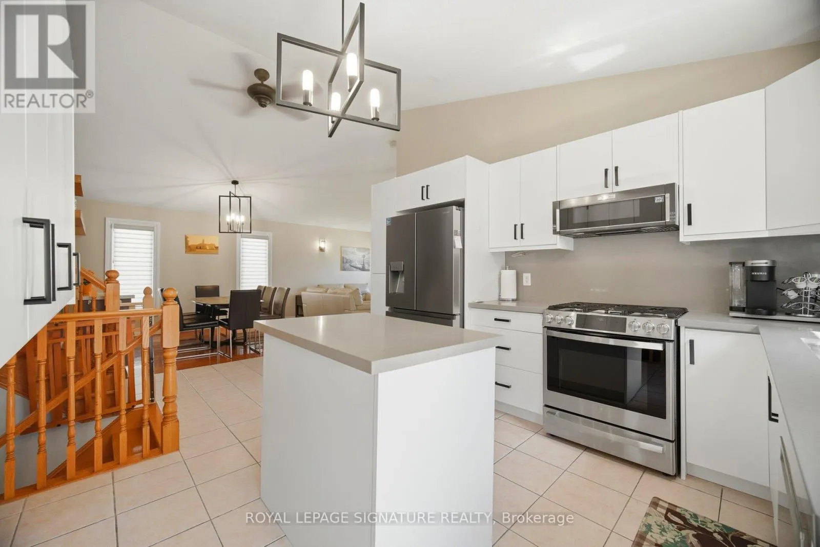 5122 MEADOWOOD LANE