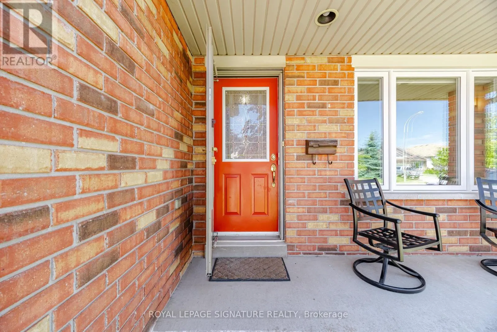 5122 MEADOWOOD LANE