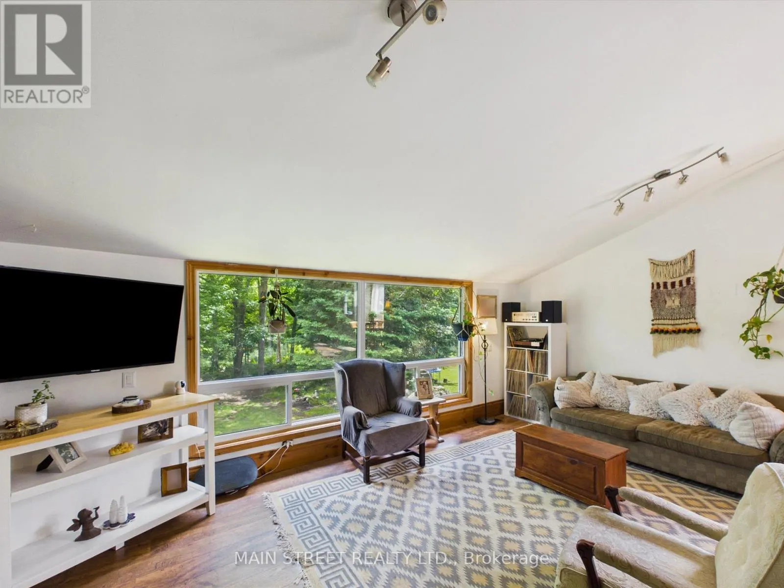 1063 SHERWOOD FOREST ROAD