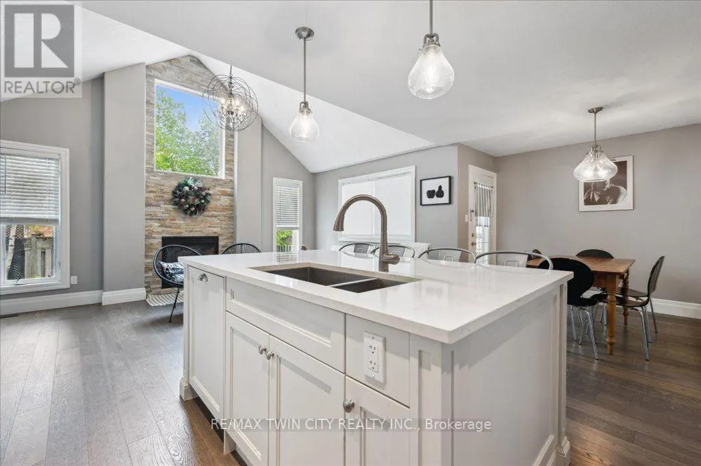 537 HAVENDALE PLACE