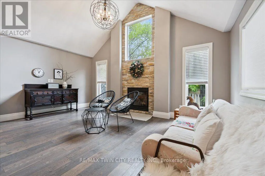 537 HAVENDALE PLACE
