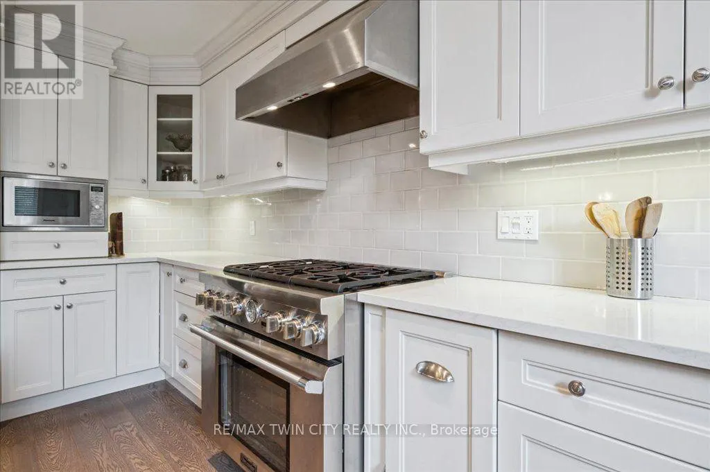 537 HAVENDALE PLACE