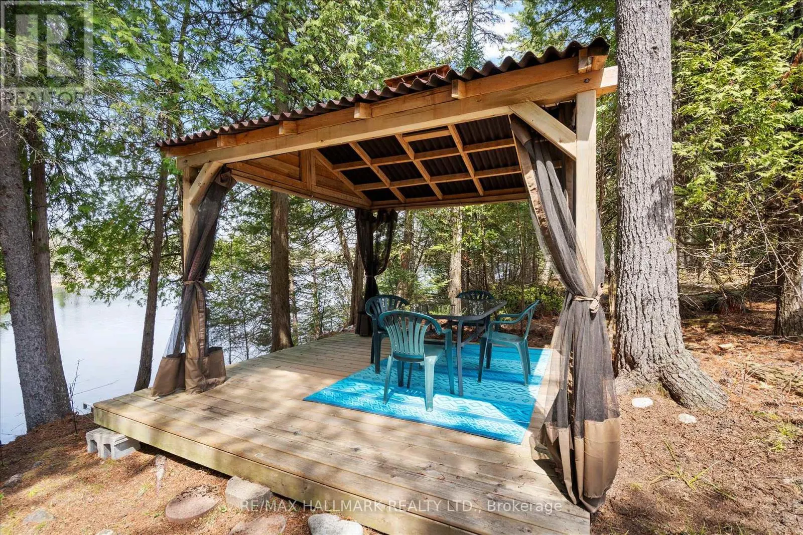 25 LITTLE SILVER LAKE WAY
